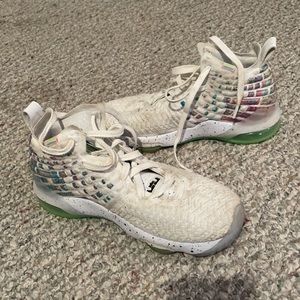 LeBron James 17 Command Force NIKE